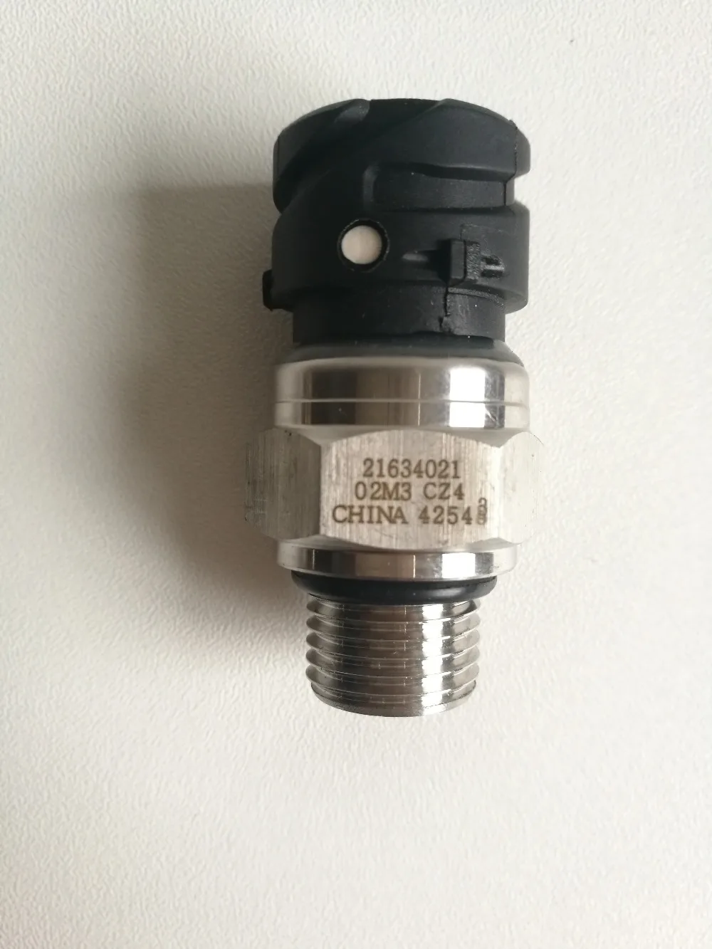 Ceramic Chip Fuel Oil Pressure Sensor Switch Sender Transducer For VOLVO PENAT TRUCK Diesel D12 D13 FH FM 21634021 7420484678
Ceramic Chip Fuel Oil Pressure Sensor Switch Sender Transducer For VOLVO PENAT TRUCK Diesel D12 D13 FH FM 21634021 7420484678