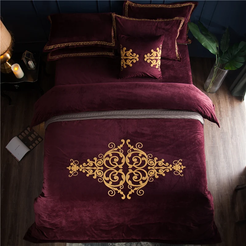 Crystal Flannel palace style Bedding set Winter Warm Fleece Towel embroidery Duvet cover set Bed Sheet Queen King size 4pcs
Crystal Flannel palace style Bedding set Winter Warm Fleece Towel embroidery Duvet cover set Bed Sheet Queen King size 4pcs