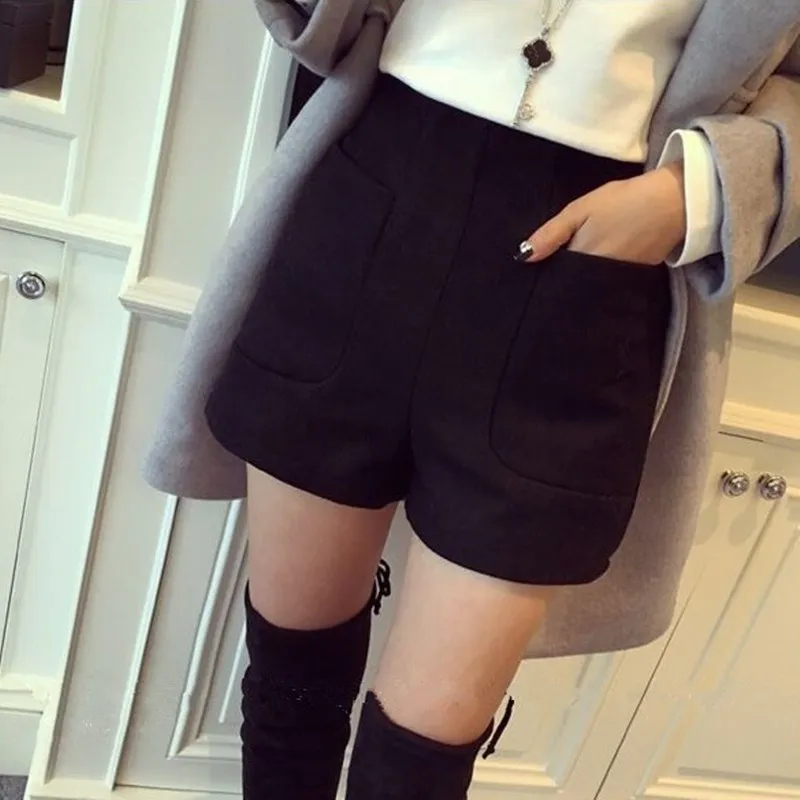 Sexe Mara High Waisted Loose Women Booty Shorts England Style Winter Warm Wool Shorts Casual Vintage Japan Style Short Mujer
Sexe Mara High Waisted Loose Women Booty Shorts England Style Winter Warm Wool Shorts Casual Vintage Japan Style Short Mujer