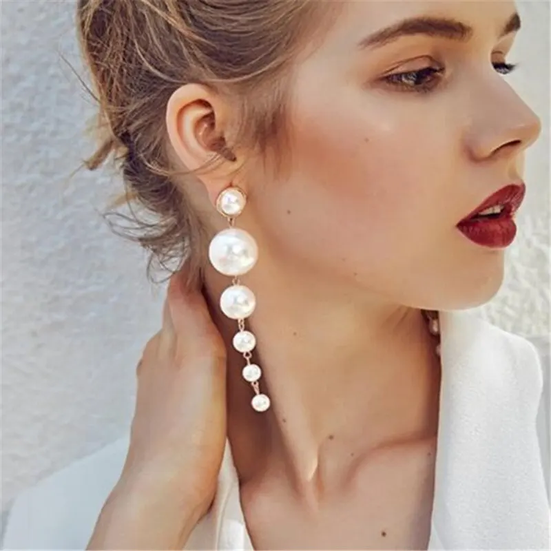 ZCHLGR Fashion Charm Big Simulated Pearl Long Earrings for Women Statement Drop Earrings for Wedding Party Lady Gift
ZCHLGR Fashion Charm Big Simulated Pearl Long Earrings for Women Statement Drop Earrings for Wedding Party Lady Gift
