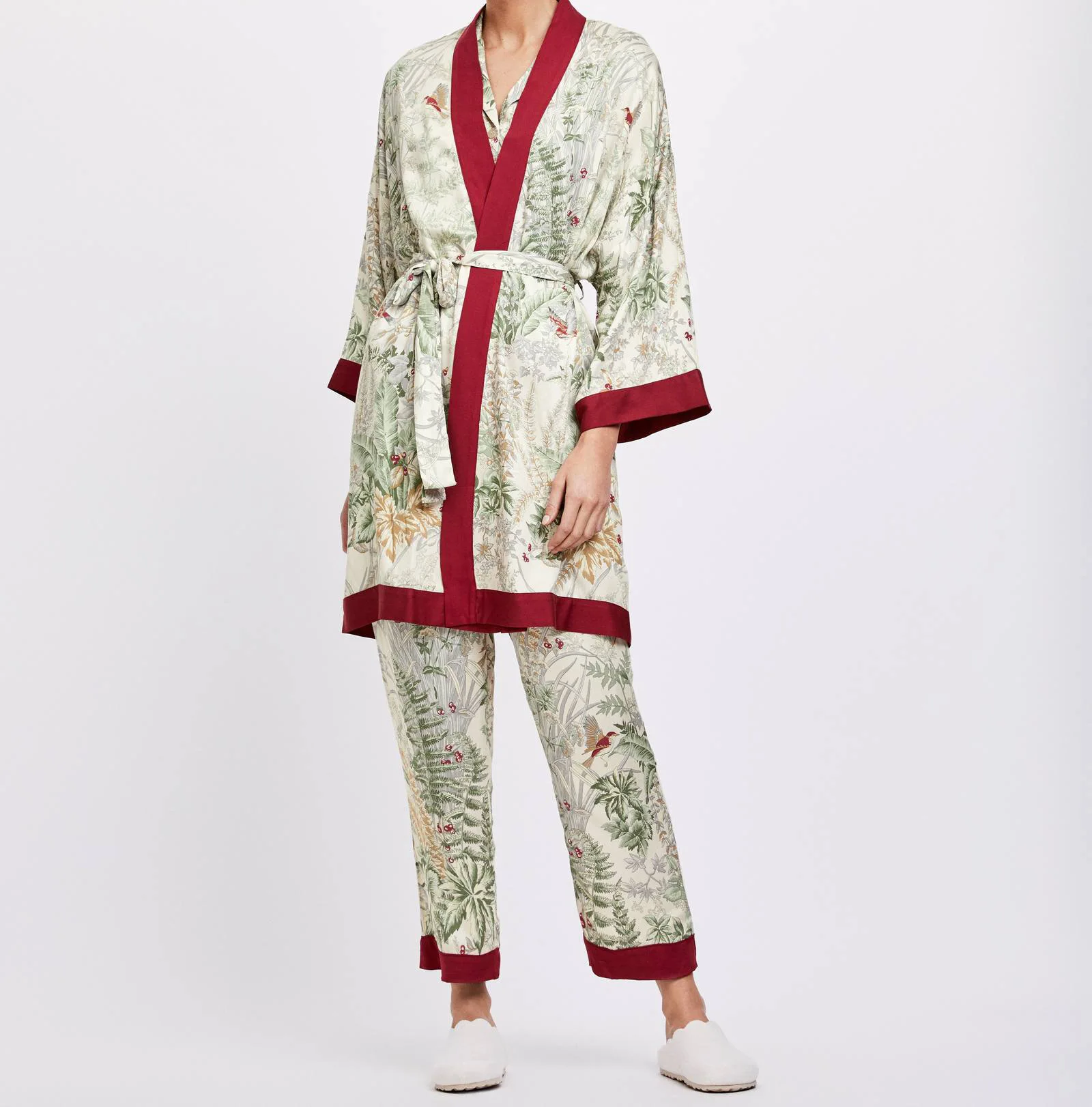 Spring Leisure Loose Comfortable V-collar Fashion Silk Robes for Women Satin Dress Long Sleeve Bath Robe Satin Lingerie Robe
Spring Leisure Loose Comfortable V-collar Fashion Silk Robes for Women Satin Dress Long Sleeve Bath Robe Satin Lingerie Robe