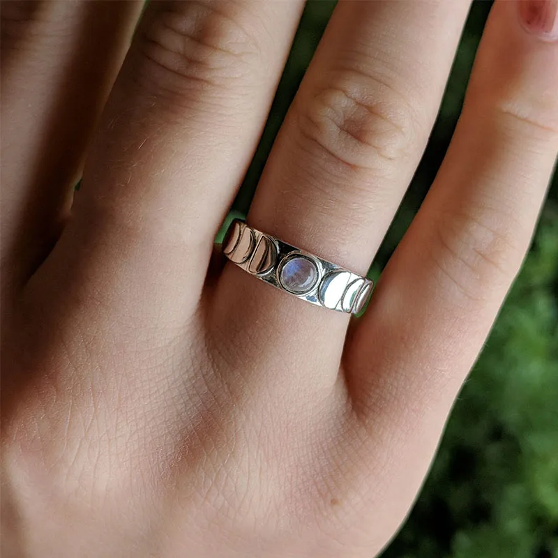 2019 Hot Sale Simple Stylish S925 Sterling Silver Rings Natural Moonstone Hollow-out Ring For Women Wedding Party Vintage Ring
2019 Hot Sale Simple Stylish S925 Sterling Silver Rings Natural Moonstone Hollow-out Ring For Women Wedding Party Vintage Ring