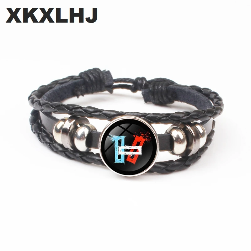 XKXLHJ New Twenty One Pilot Leather Bracelet American Rock Band POM POM Bracelet Steampunk Jewelry Ms. Men's Gift
XKXLHJ New Twenty One Pilot Leather Bracelet American Rock Band POM POM Bracelet Steampunk Jewelry Ms. Men's Gift