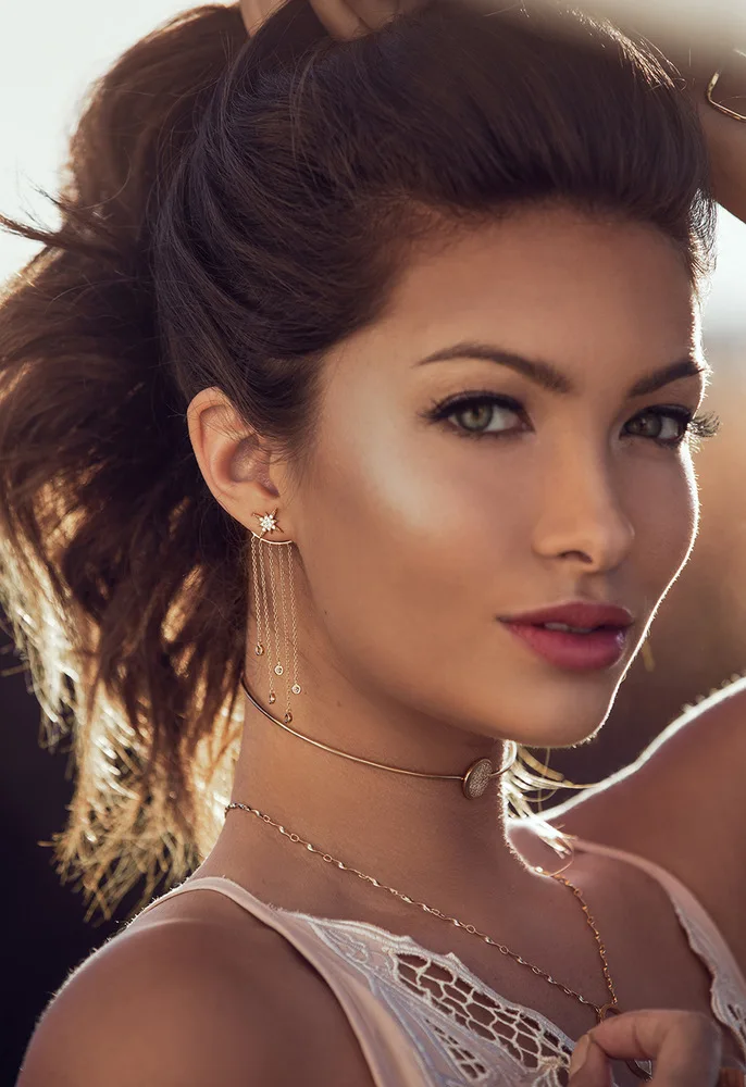 1Pair Fashion Women Crystal Stud Earrings Transparent Rhinestone Silver Gold Color Star Style Romantic Metal Tassel Accessories
1Pair Fashion Women Crystal Stud Earrings Transparent Rhinestone Silver Gold Color Star Style Romantic Metal Tassel Accessories