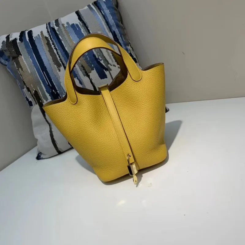 2019041907 2019 genuine leather luxury handbags women bag runway desigin female Europe brand top quality free shipping of dhl
2019041907 2019 genuine leather luxury handbags women bag runway desigin female Europe brand top quality free shipping of dhl