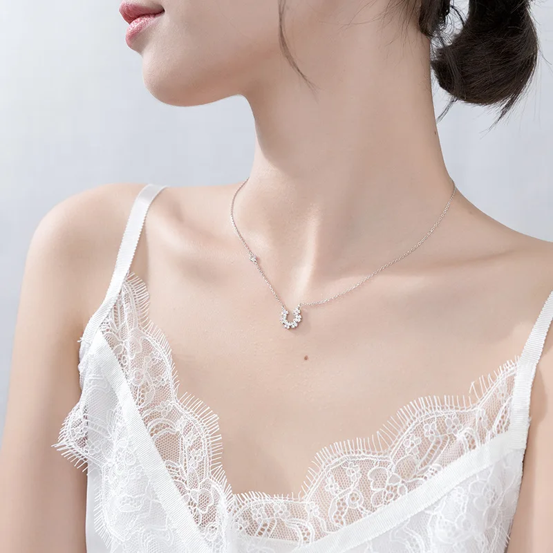 MloveAcc S925 Sterling Silver Necklace Female CZ Zircon Flowers Pendant Sweet Short Collar Chain Necklace for Women Jewelry
MloveAcc S925 Sterling Silver Necklace Female CZ Zircon Flowers Pendant Sweet Short Collar Chain Necklace for Women Jewelry
