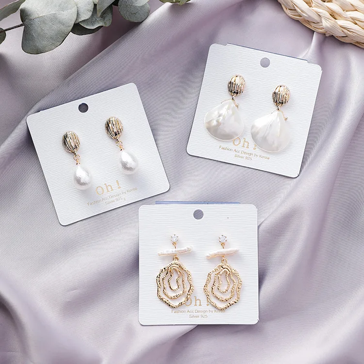 MENGJIQIAO 2019 Japan Trendy Acrylic Shell Freshwater Pearl Drop Earrings For Women Fashion Geometric Gold Color Metal Pendiente
MENGJIQIAO 2019 Japan Trendy Acrylic Shell Freshwater Pearl Drop Earrings For Women Fashion Geometric Gold Color Metal Pendiente