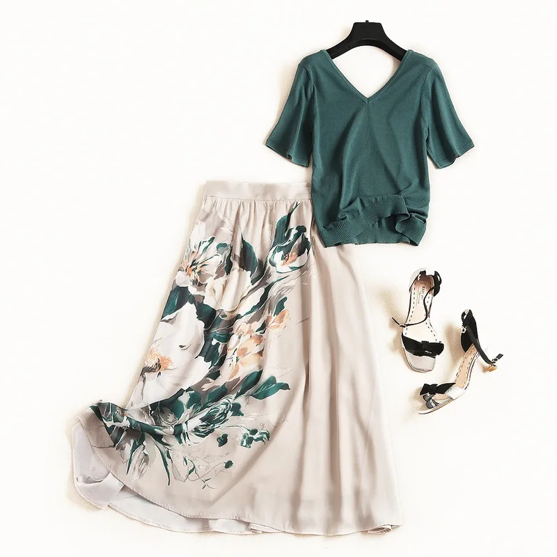 Plus Size 2019 Summer Fashion V-collar Short Sleeve Knitted Shirt And Matching Printed Floral Skirt 2 Pieces Set Women Outfits
Plus Size 2019 Summer Fashion V-collar Short Sleeve Knitted Shirt And Matching Printed Floral Skirt 2 Pieces Set Women Outfits