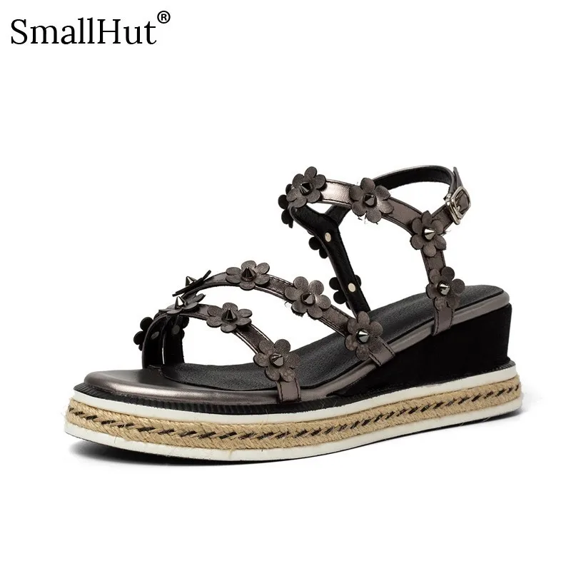 Women Platform Sandals Summer Genuine Cow Leather Ladies New 2019 Buckle Casual Shoes Punk Womans Silver Gun Color Sandal E074
Women Platform Sandals Summer Genuine Cow Leather Ladies New 2019 Buckle Casual Shoes Punk Womans Silver Gun Color Sandal E074