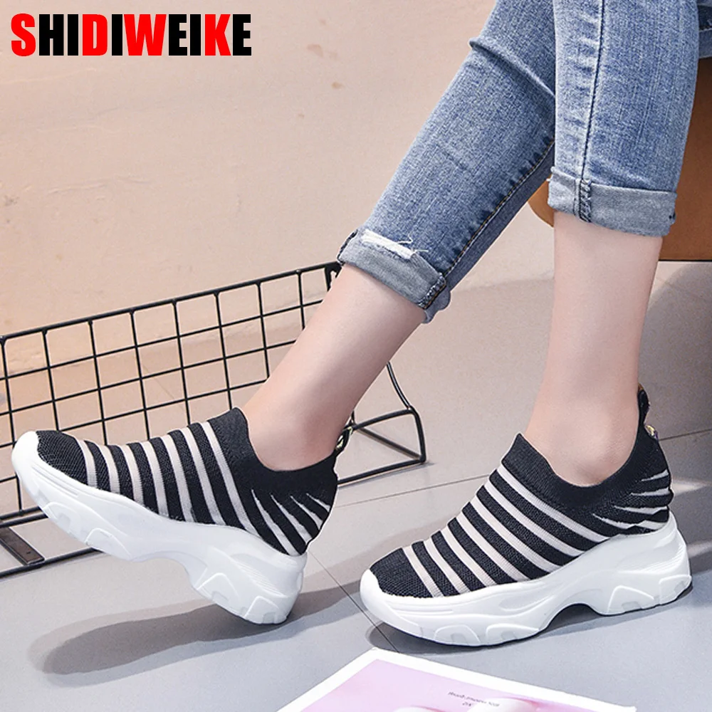 2019 Summer Breathable Mesh Sneakers Hidden Increasing Shoes Women Wedge Casual Shoes Slip on High Heels 5Cm Platform Shoes f707
2019 Summer Breathable Mesh Sneakers Hidden Increasing Shoes Women Wedge Casual Shoes Slip on High Heels 5Cm Platform Shoes f707