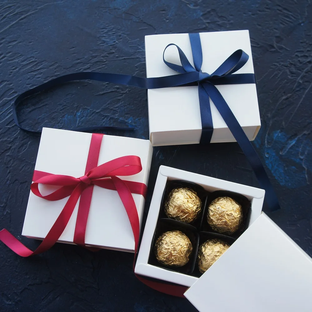 9*9*3.5CM white 10 set Chocolate Paper Box valentine's day Christmas Birthday Party Gifts Packing Storage Boxes
9*9*3.5CM white 10 set Chocolate Paper Box valentine's day Christmas Birthday Party Gifts Packing Storage Boxes