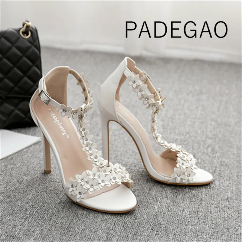 2019 Summer Women Luxury Shoes Designers Floral Crystal Elegant Party Ladies White Sandals
2019 Summer Women Luxury Shoes Designers Floral Crystal Elegant Party Ladies White Sandals