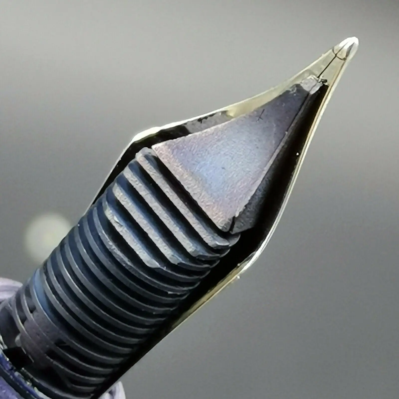 1Pc Naginata Sai-bi Togi #6 Fountain Pen Ink Pen nib 0.3mm Business Caligraphy Stationery Office Supplies Writing Gift
1Pc Naginata Sai-bi Togi #6 Fountain Pen Ink Pen nib 0.3mm Business Caligraphy Stationery Office Supplies Writing Gift