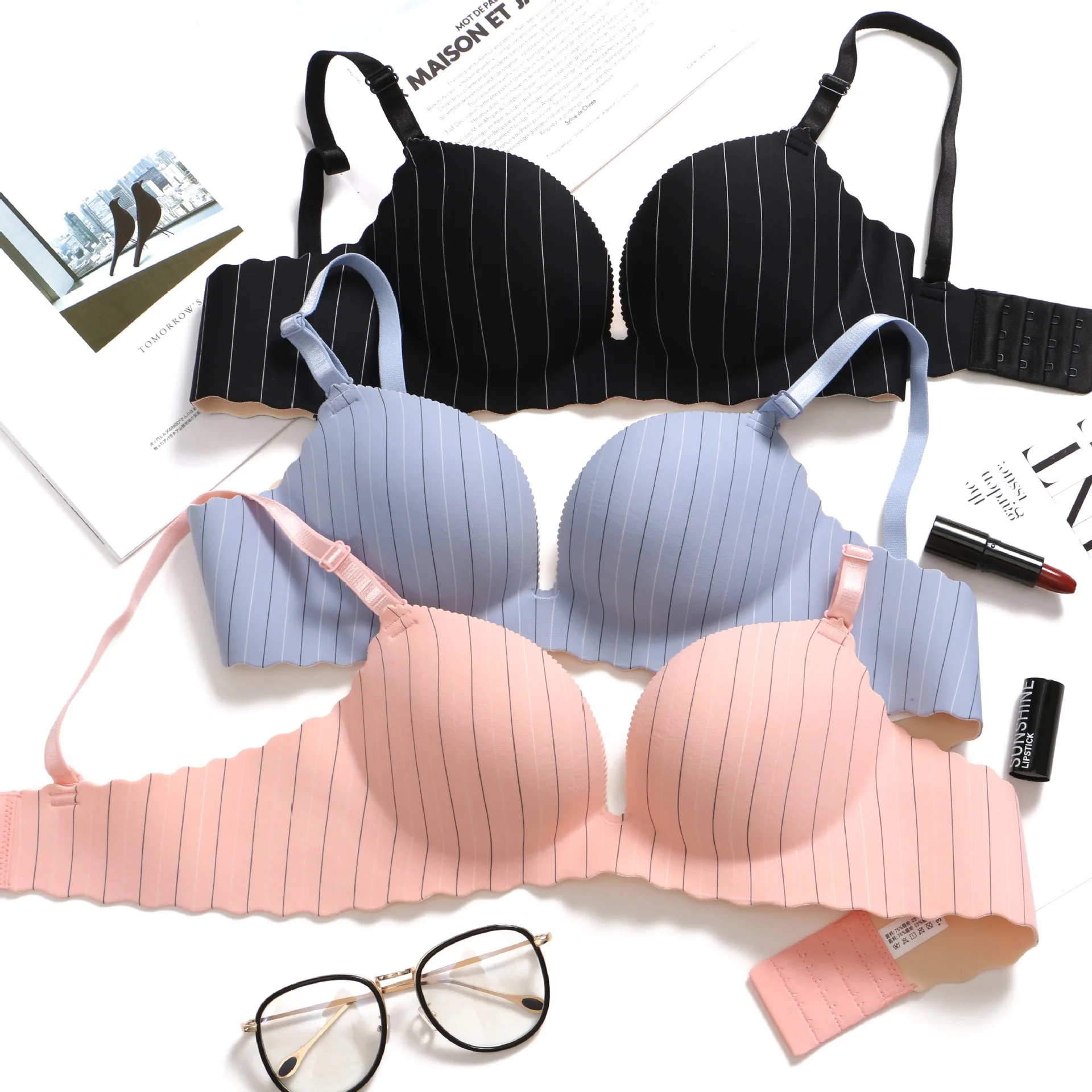 Sexy Gather breast bra Adjustable straps Women Seamless Underwear Push Up Bra Support chest dress wedding party bra
Sexy Gather breast bra Adjustable straps Women Seamless Underwear Push Up Bra Support chest dress wedding party bra
