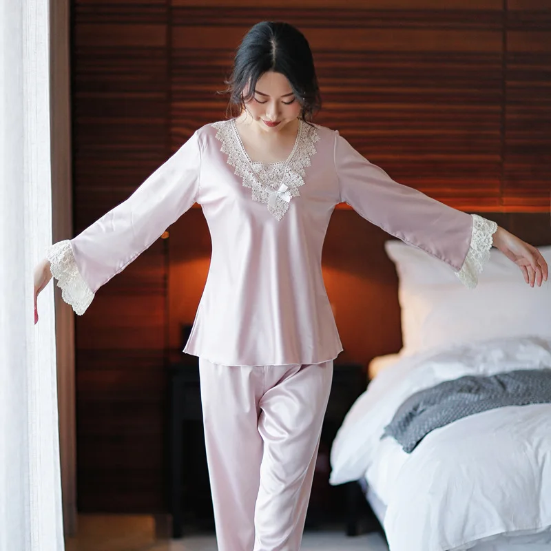 Spring New High-grade Simulated Silk Pyjamas Women Lace Long Sleeve Pants Two-piece Pajama Set Pink Sleepwear Home Pijama Mujer
Spring New High-grade Simulated Silk Pyjamas Women Lace Long Sleeve Pants Two-piece Pajama Set Pink Sleepwear Home Pijama Mujer