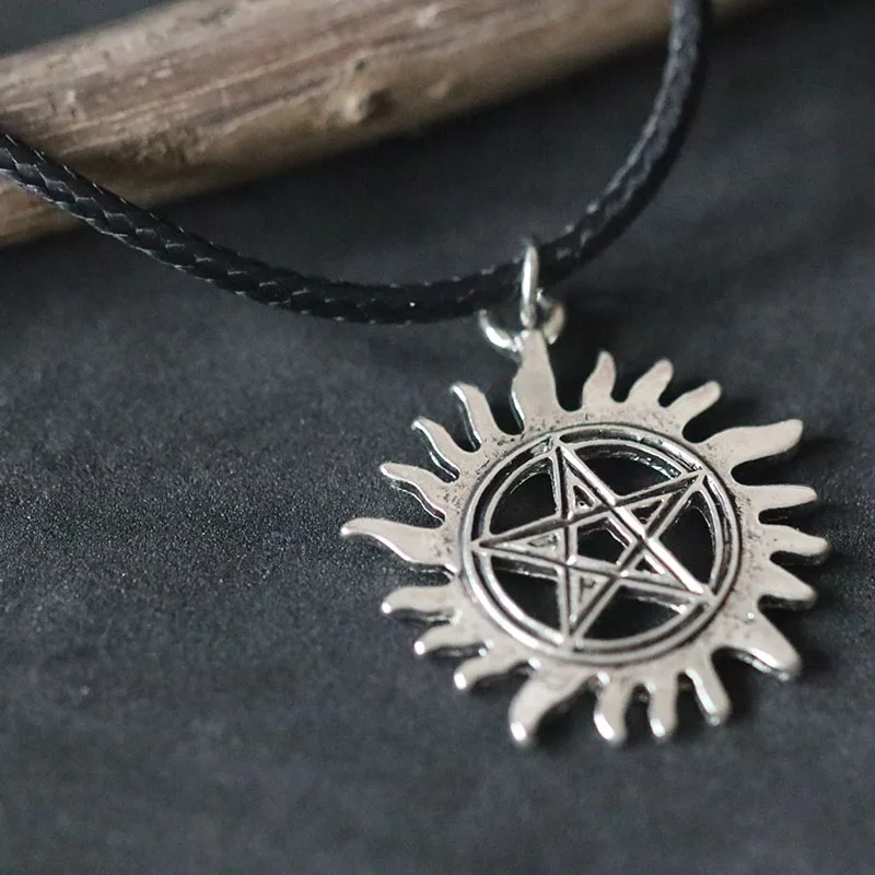 Supernatural Evil Necklaces Pentagram Pendant Necklace For Women Bijoux Five-pointed Star Sun Necklace Choker Collier NEW Gothic
Supernatural Evil Necklaces Pentagram Pendant Necklace For Women Bijoux Five-pointed Star Sun Necklace Choker Collier NEW Gothic