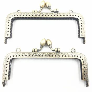 1Pc Bronze Tone Metal Frame Handle Pattern Delicate Rectangle Purse Alabastrum Head Sewing Hole Luggage&Bag Accessories 12.5CM
1Pc Bronze Tone Metal Frame Handle Pattern Delicate Rectangle Purse Alabastrum Head Sewing Hole Luggage&Bag Accessories 12.5CM