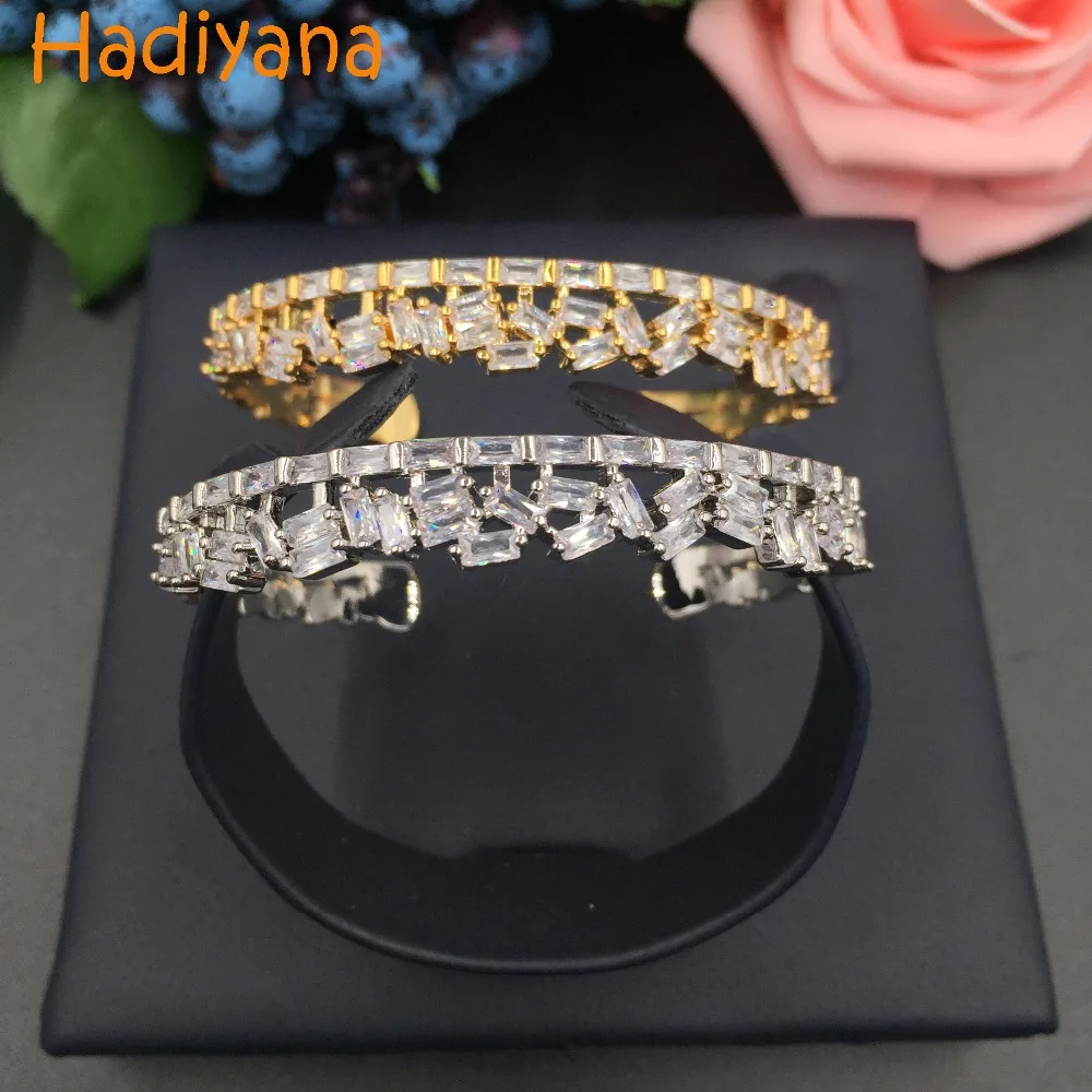 HADIYANA Sparkling Cubic Zirconia Open Size Micro Pave Setting Bangles Bracelet for Women Wedding or Party Accessories SZ043
HADIYANA Sparkling Cubic Zirconia Open Size Micro Pave Setting Bangles Bracelet for Women Wedding or Party Accessories SZ043
