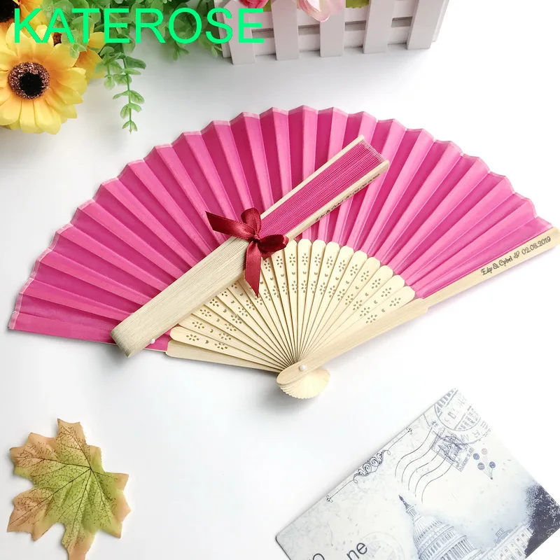 100PCS Customized LOGO Wedding Fan with Ribbon Rose Red Silk Cloths Hand Fans Bridal Shower Favors Party Giveaways For Guest
100PCS Customized LOGO Wedding Fan with Ribbon Rose Red Silk Cloths Hand Fans Bridal Shower Favors Party Giveaways For Guest