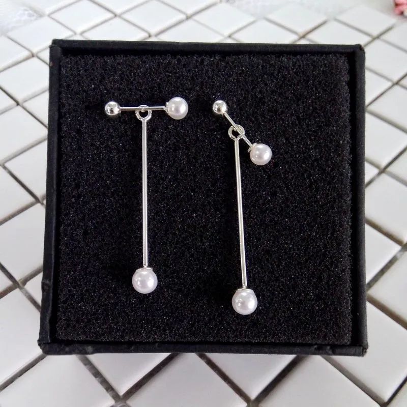 Fashion pearl + metal cylindrical earrings eardrop female temperament The minimalist design girls retro earrings gift
Fashion pearl + metal cylindrical earrings eardrop female temperament The minimalist design girls retro earrings gift