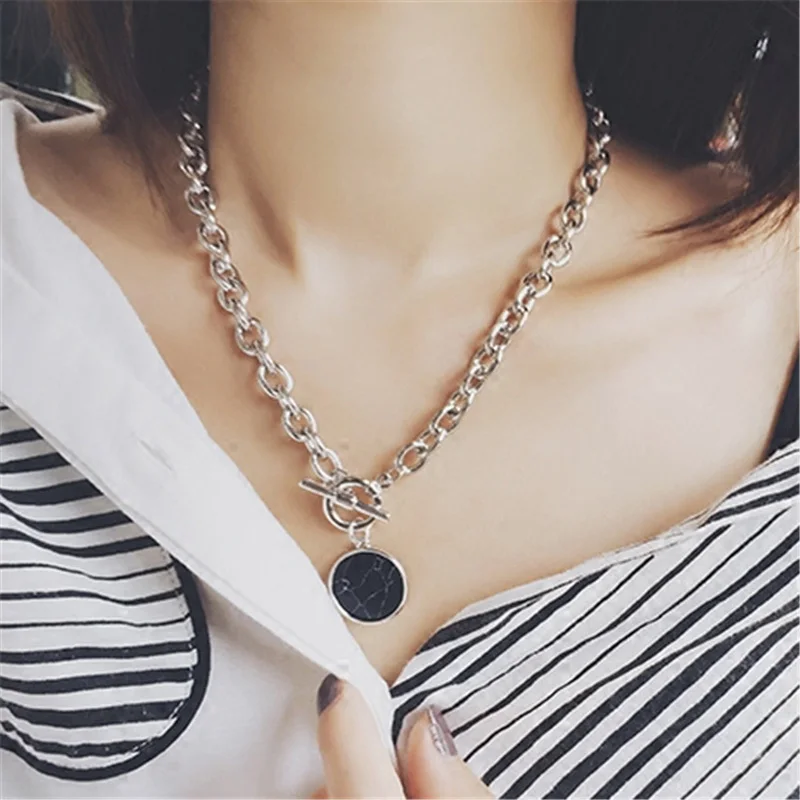 

Europe and the United States Personality Fashion Black Round Marble Lines Casual Short Necklace Clavicle Chain Bracelet