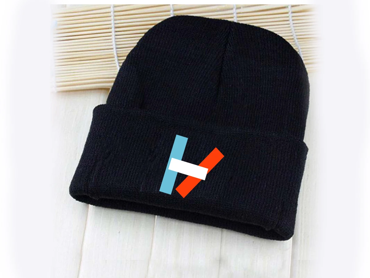 Giancomics Hot Band Twenty one pilots Logo Pattern Cosplay Costume Knitted Hat Cap Costume Accessory Fashion Winter Otaku Gifts
Giancomics Hot Band Twenty one pilots Logo Pattern Cosplay Costume Knitted Hat Cap Costume Accessory Fashion Winter Otaku Gifts