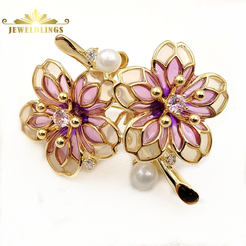 Fancy Style Colorless & Purple Enamel Double Flower Brooches Gold Tone Short Stem White Mother of Pearl CZ Deco Two Flower Pins
Fancy Style Colorless & Purple Enamel Double Flower Brooches Gold Tone Short Stem White Mother of Pearl CZ Deco Two Flower Pins