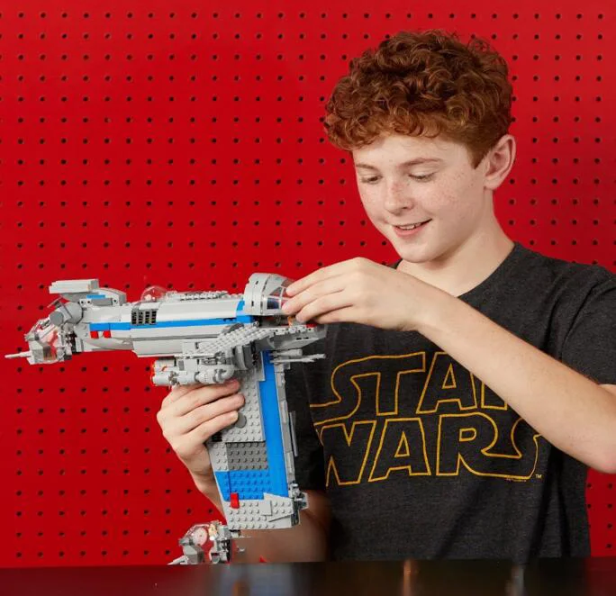 Star Wars Episode VIII Resistance Bomber Building Kit Blocks Toys for Children
Star Wars Episode VIII Resistance Bomber Building Kit Blocks Toys for Children