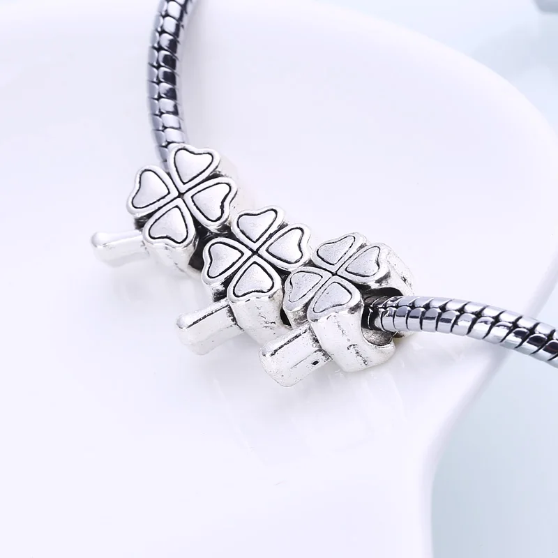 Vintage Metal Clover Beads Fit Pandora Charms DIY Zinc Alloy European Clover Loose Beads for Jewelry Making 30pcs BC1047
Vintage Metal Clover Beads Fit Pandora Charms DIY Zinc Alloy European Clover Loose Beads for Jewelry Making 30pcs BC1047