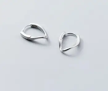 1pair Small Real. 925 Sterling Silver jewelry irregular Triangle Geometric Hoop Huggie Earrings GTLE2589
1pair Small Real. 925 Sterling Silver jewelry irregular Triangle Geometric Hoop Huggie Earrings GTLE2589
