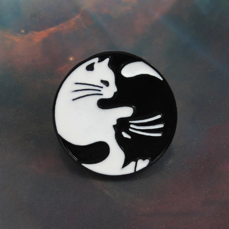 Round Cat Badge Brooch Retro Black cat White cat Gossip Angel Couple Cat Denim Knit Enamel Pin Lovers and Child Friends Gifts
Round Cat Badge Brooch Retro Black cat White cat Gossip Angel Couple Cat Denim Knit Enamel Pin Lovers and Child Friends Gifts