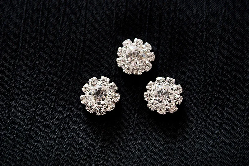 12MM Flat Back Clear Crystal Acrylic Round Rhinestone Buttons For Hair/Garment DIY Accessories
12MM Flat Back Clear Crystal Acrylic Round Rhinestone Buttons For Hair/Garment DIY Accessories
