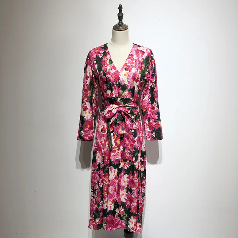 2019 summer new holiday wind slim with belt printed long-sleeved V-neck dress female
2019 summer new holiday wind slim with belt printed long-sleeved V-neck dress female