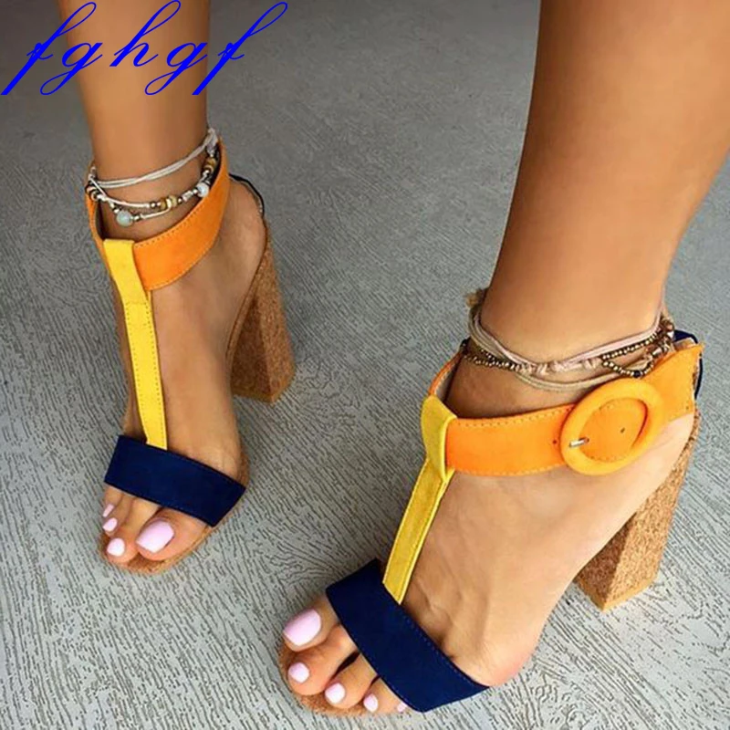Fghgf Women's sandals, 10.5cm thick heels, and tri-color sandals with stylish sexiness and nude and buttoned feet
Fghgf Women's sandals, 10.5cm thick heels, and tri-color sandals with stylish sexiness and nude and buttoned feet