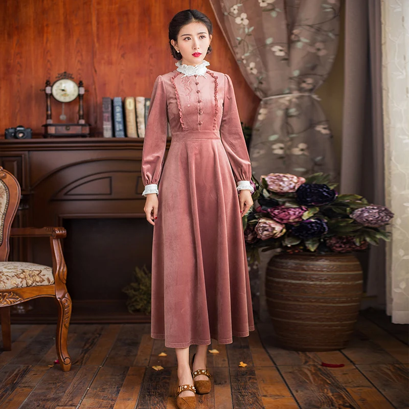 Spring Autumn 2019 Women Pink Velvet Long Maxi Dress Vintage Retro Elegant Lace Long Sleeve Embroidery Ladies vestido longo New
Spring Autumn 2019 Women Pink Velvet Long Maxi Dress Vintage Retro Elegant Lace Long Sleeve Embroidery Ladies vestido longo New