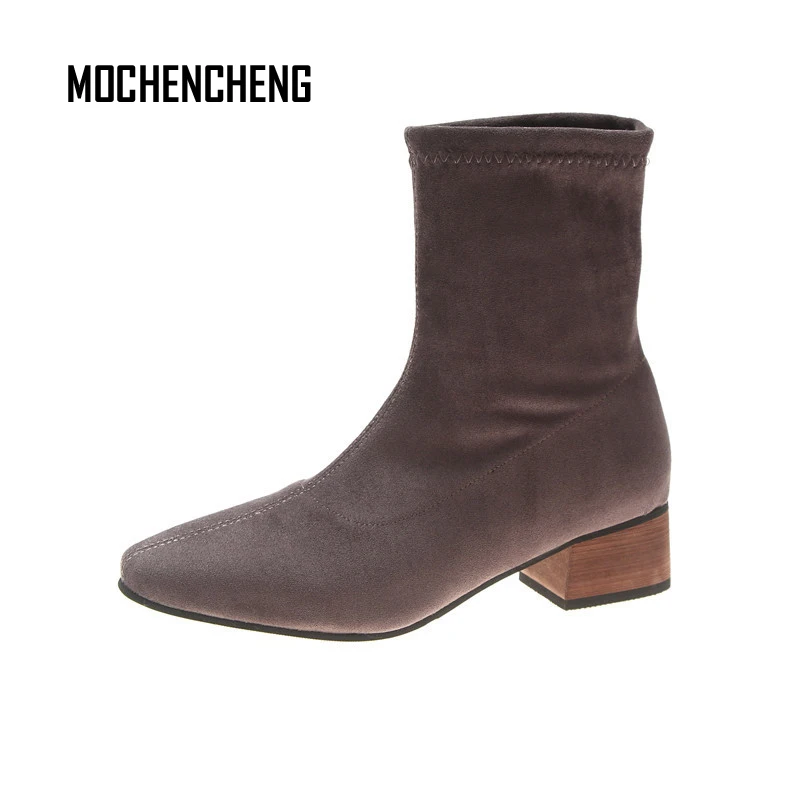 Woman's Winter Ankle Heel Chelsea Boots Warm Square Heel Slip-On Minimalist Style Comfortable Female Rubber Boots
Woman's Winter Ankle Heel Chelsea Boots Warm Square Heel Slip-On Minimalist Style Comfortable Female Rubber Boots