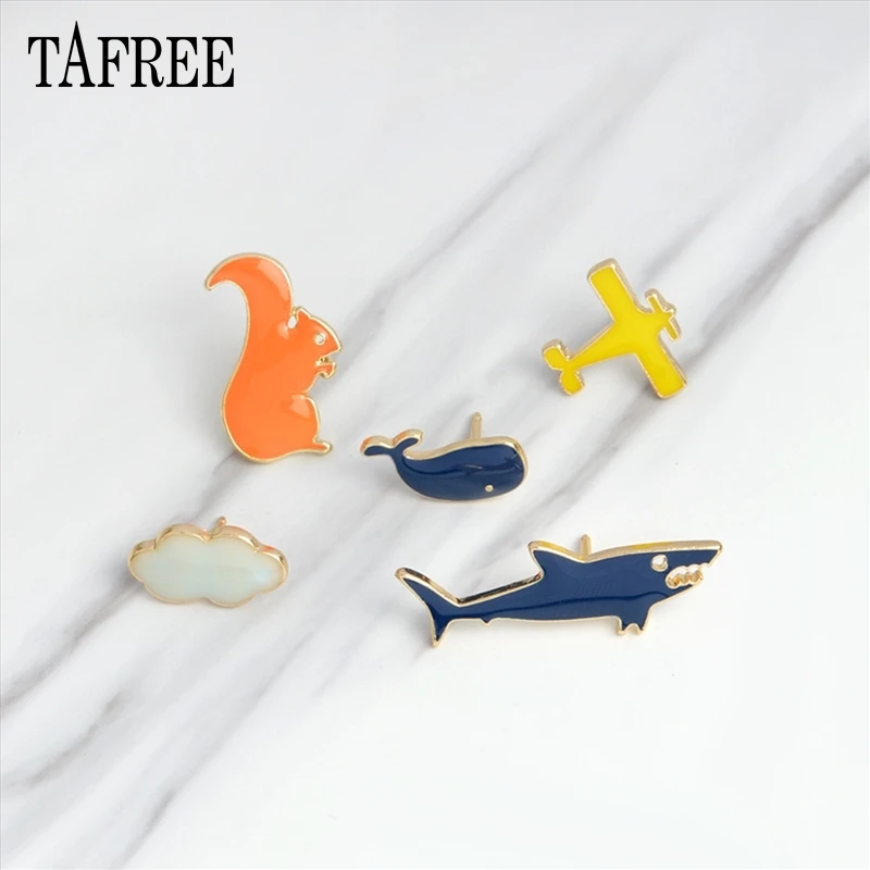 TAFREE Cute Squirrel Whale Shark Aircraft White Clouds Brooch Personalized Cartoon Lapel Pins T-shirt Collar Enamel Badge lp592
TAFREE Cute Squirrel Whale Shark Aircraft White Clouds Brooch Personalized Cartoon Lapel Pins T-shirt Collar Enamel Badge lp592