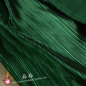 1psc Garment fabric emerald green Pinstripe accordion pleated silk satin crushed electro-optic skirt fabric(pleated 0.5m) 
1psc Garment fabric emerald green Pinstripe accordion pleated silk satin crushed electro-optic skirt fabric(pleated 0.5m)