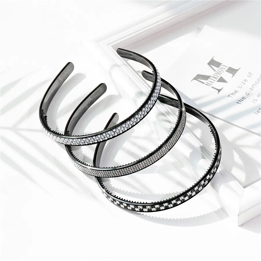 Women Hairbands Black Plastic Comb Headbands for Girls Paved Rhinestones Fashion Pinches for Hair Accessories Sport Head Hoop
Women Hairbands Black Plastic Comb Headbands for Girls Paved Rhinestones Fashion Pinches for Hair Accessories Sport Head Hoop