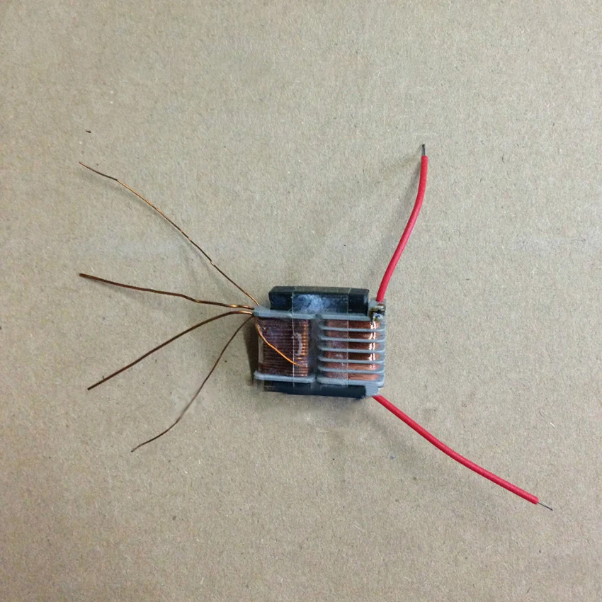 E-1 Magnetic Core Ultra-thin Flat 10KV Transformer High Frequency Voltage Boost Plasma Lighter Coil Output Resistance 200oh
E-1 Magnetic Core Ultra-thin Flat 10KV Transformer High Frequency Voltage Boost Plasma Lighter Coil Output Resistance 200oh