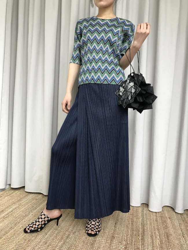 FREE SHIPPING Fashion fold pure color high waist width height pants legs IN STOCK
FREE SHIPPING Fashion fold pure color high waist width height pants legs IN STOCK