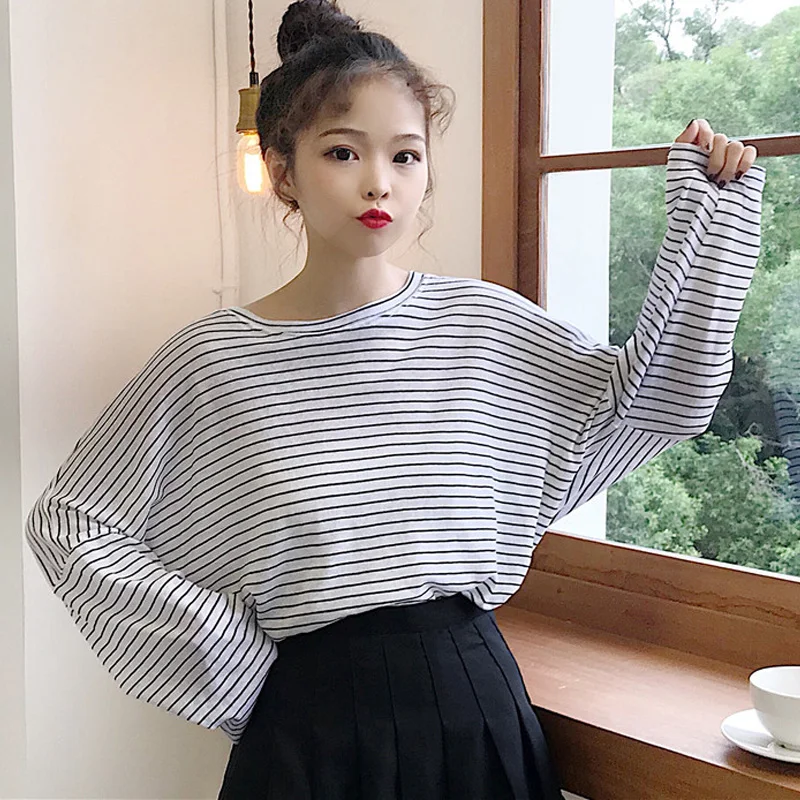 oversized T-shirts Women Striped long Sleeve O-Neck Simple Korean Loose t shirt Fashion Womens Clothing All-match white tee tops
oversized T-shirts Women Striped long Sleeve O-Neck Simple Korean Loose t shirt Fashion Womens Clothing All-match white tee tops