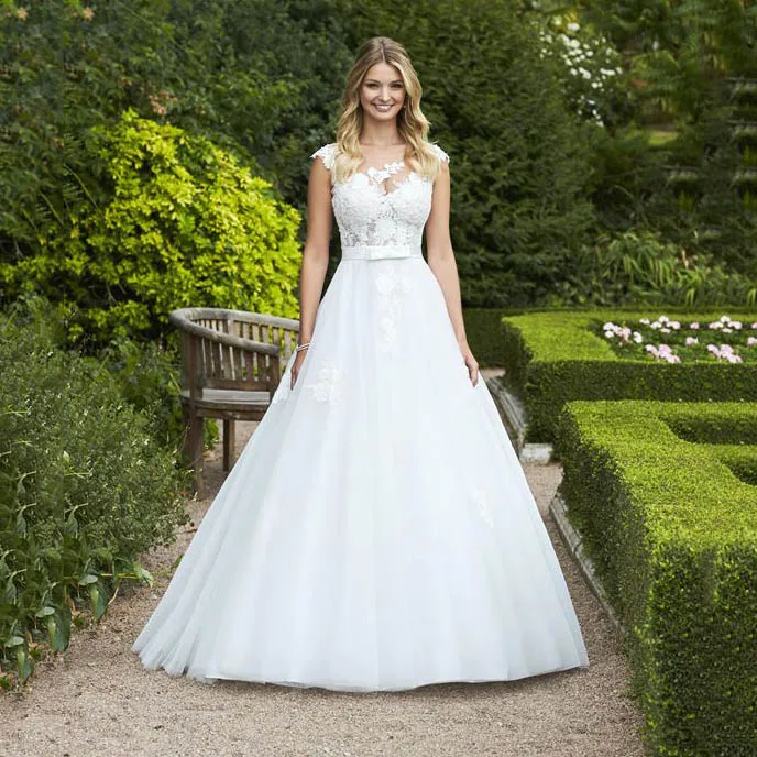 Princess Boho Wedding Dress White Tulle Lace Appliques Cap Sleeve Illusion Neck Train Bridal Gown With Sashes vestido de festa
Princess Boho Wedding Dress White Tulle Lace Appliques Cap Sleeve Illusion Neck Train Bridal Gown With Sashes vestido de festa