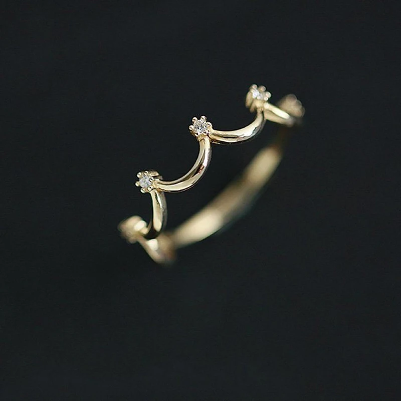 European Plated Gold Color Crown Rings for Women Anel Chic Personality Rings Inlaid Zircon Wedding Engagement Jewelry Anillos
European Plated Gold Color Crown Rings for Women Anel Chic Personality Rings Inlaid Zircon Wedding Engagement Jewelry Anillos