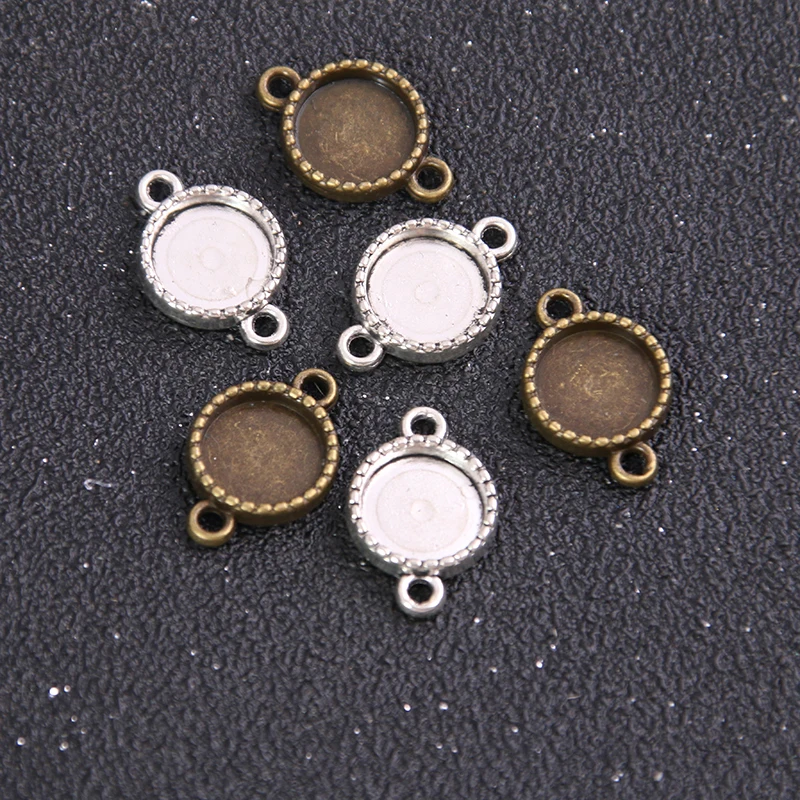 14pcs 10mm Inner Size Two Color Geometry Style circular Cabochon Base Setting Charms Pendant
14pcs 10mm Inner Size Two Color Geometry Style circular Cabochon Base Setting Charms Pendant