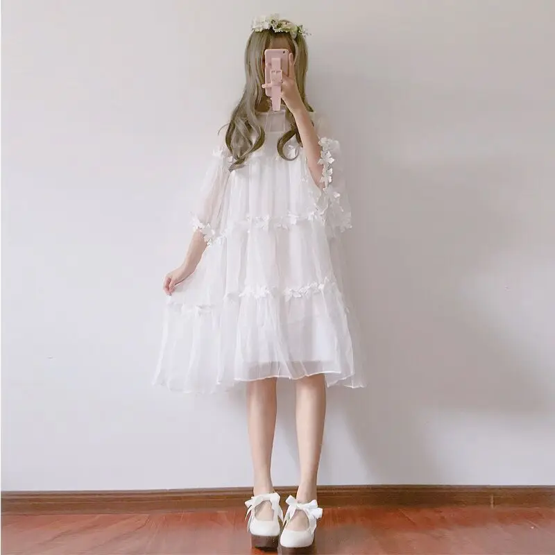 18 Summer fashion Lolita sweet princess white a-line girls dress Japanese soft sister Mori girl fairy loose cute Mesh dress
18 Summer fashion Lolita sweet princess white a-line girls dress Japanese soft sister Mori girl fairy loose cute Mesh dress