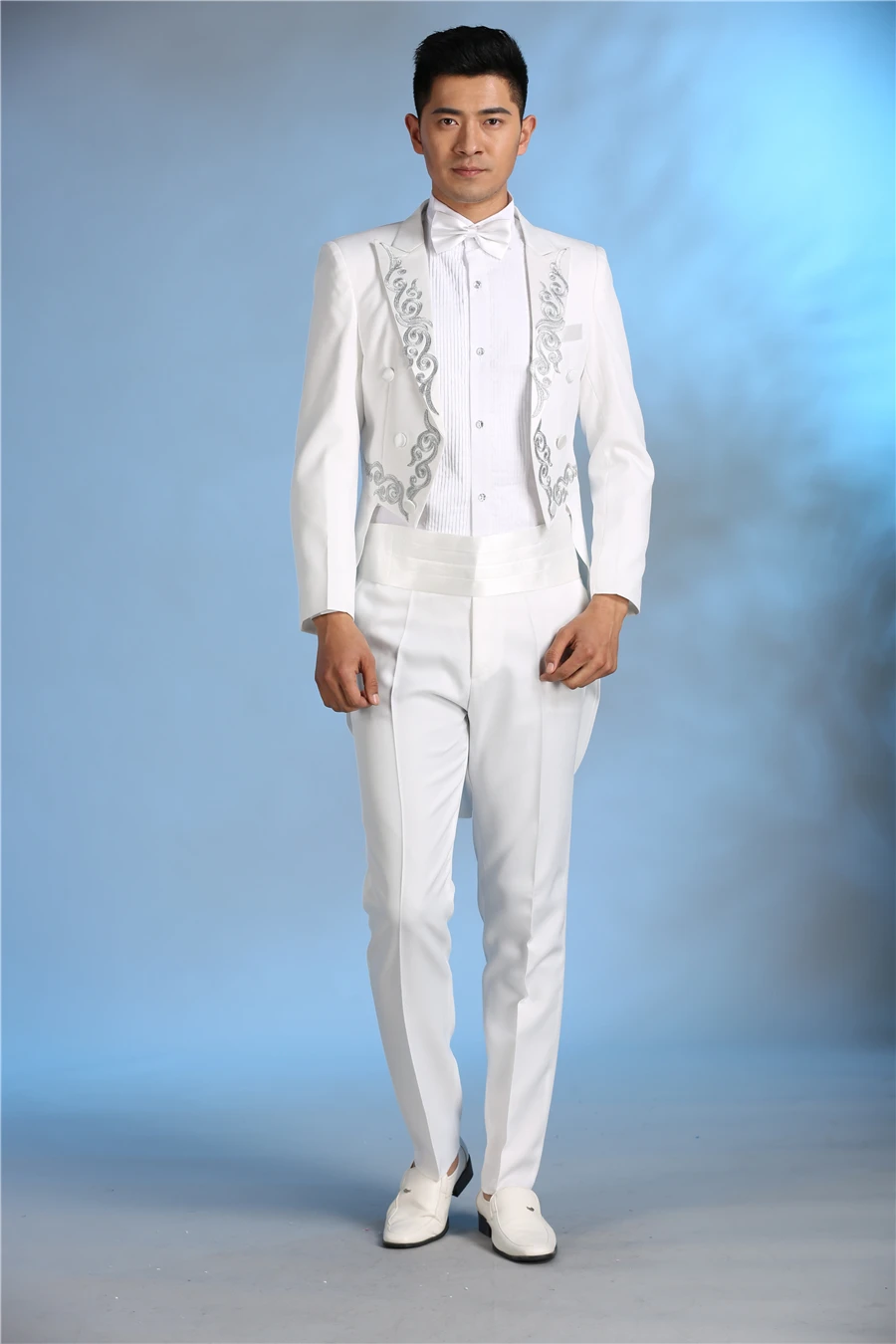 Latest Coat Pant Design White Embossed Performaance Tailcoat Men Suit Slim Fit 2 Piece Show Blazer Costume Stage Tuxedo Vestidos
Latest Coat Pant Design White Embossed Performaance Tailcoat Men Suit Slim Fit 2 Piece Show Blazer Costume Stage Tuxedo Vestidos