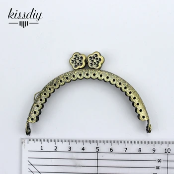 KISSDIY 10Pcs 8.5x6cm antique brozne plum flower kiss clsp Purse Arc Frame Kiss Clasp clutch coin bag Handbag Handle accessory
KISSDIY 10Pcs 8.5x6cm antique brozne plum flower kiss clsp Purse Arc Frame Kiss Clasp clutch coin bag Handbag Handle accessory