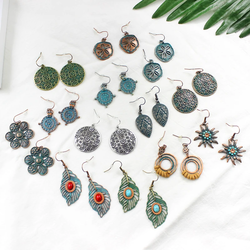 Leaves flowers round clock different shapes styling fashion personality earrings elegant temperament female jewelry gift
Leaves flowers round clock different shapes styling fashion personality earrings elegant temperament female jewelry gift