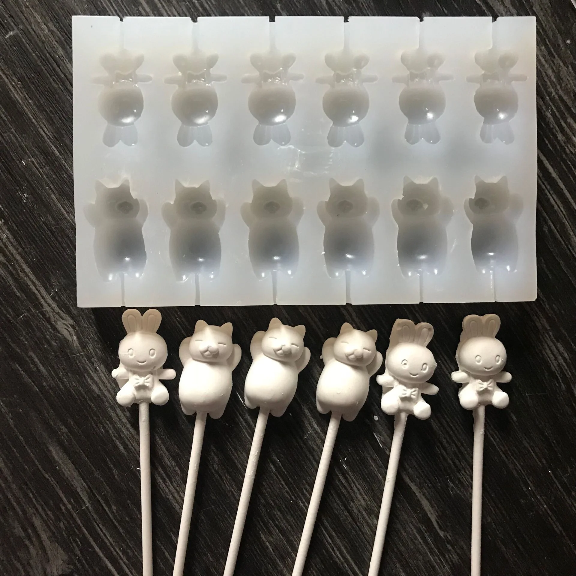 Animal shape lollipop mold DIY fondant silicone mold chocolate cake soft candy mold dry Pez mold
Animal shape lollipop mold DIY fondant silicone mold chocolate cake soft candy mold dry Pez mold